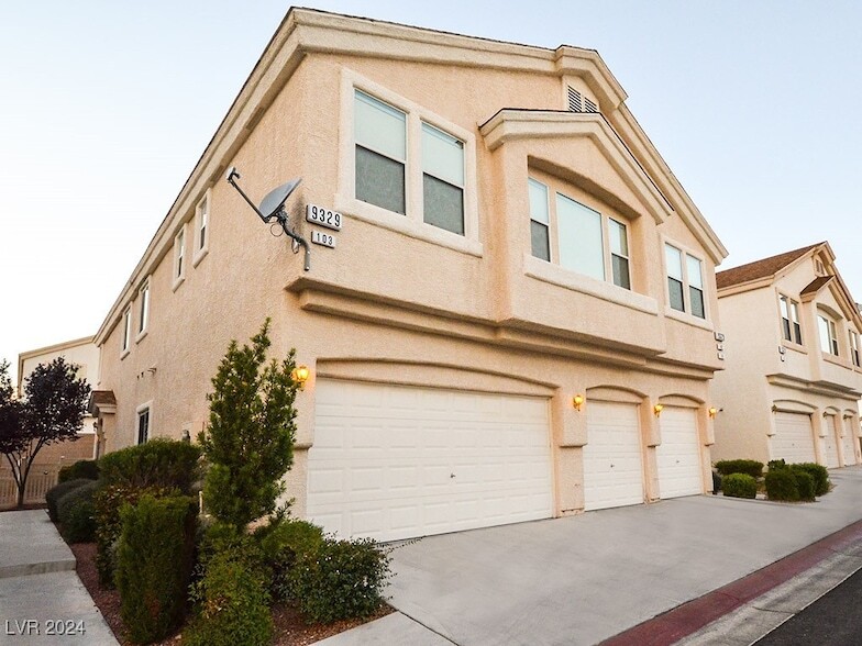 9329 Square Dance Pl, Unit 3313 in Las Vegas, NV - Building Photo