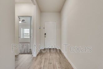 3113 Brady Starr Dr in Aubrey, TX - Foto de edificio - Building Photo