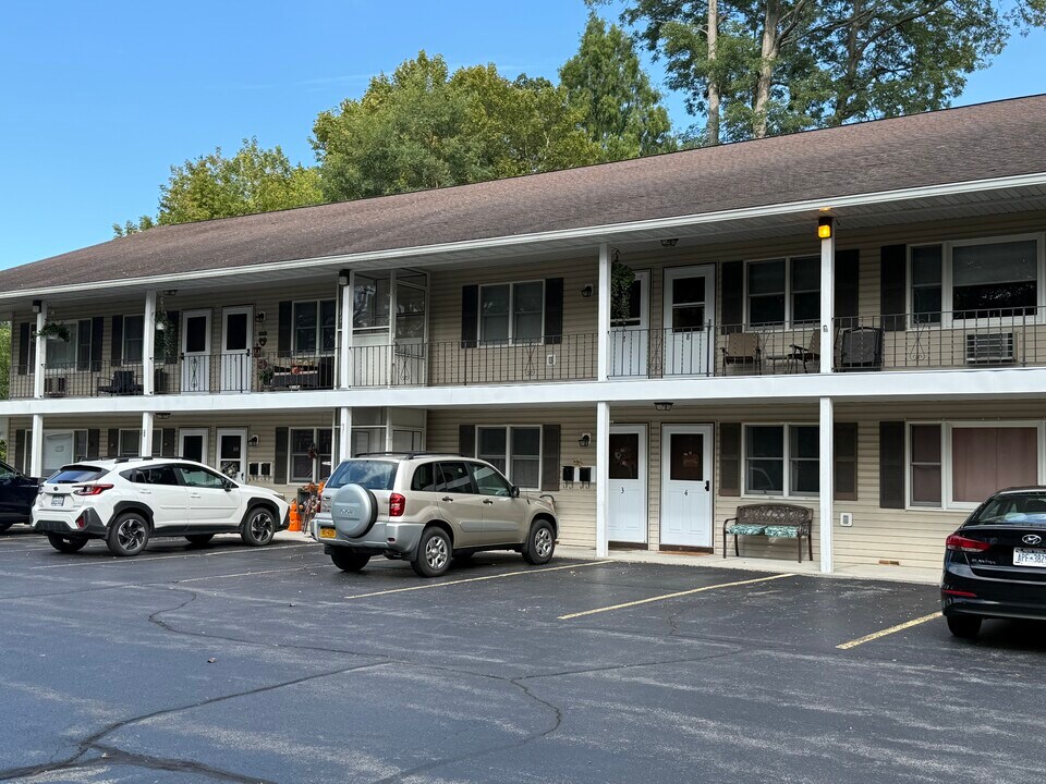 23 Ontario St, Unit 7 in Phelps, NY - Building Photo