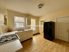 144 Hillside St, Unit 2 in Boston, MA - Building Photo - Building Photo