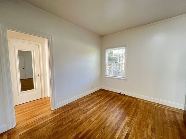 6056 Monroe Ave in Oakland, CA - Building Photo - Building Photo