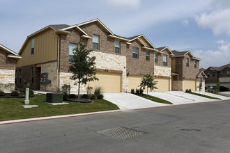 Townes on Tenth in Pflugerville, TX - Foto de edificio - Building Photo