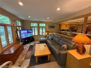 8298 Valley Dr in Chagrin Falls, OH - Building Photo - Building Photo