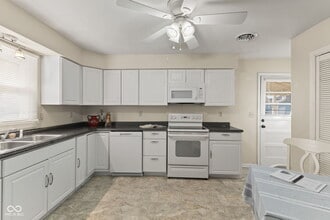 296 Heritage Dr in Danville, IN - Building Photo - Building Photo