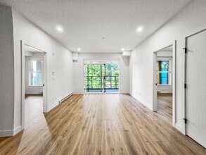 2365 King George Blvd in Surrey, BC - Building Photo - Building Photo