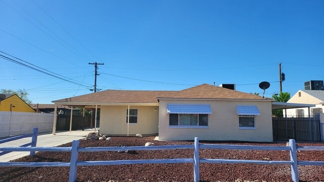 4531 Cory Pl in Las Vegas, NV - Building Photo - Building Photo