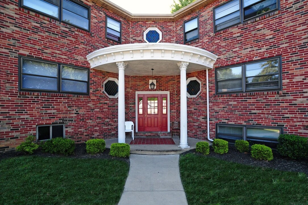 Samanna Apartments in Folsom, PA - Foto de edificio