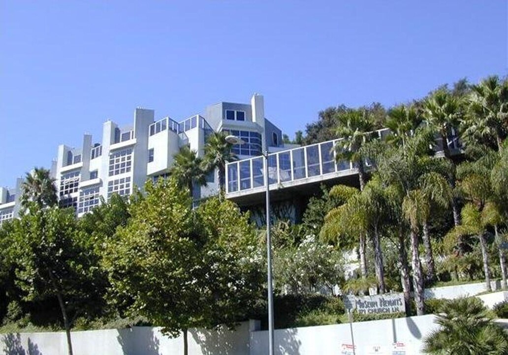 171 N Church Ln, Unit Penthouse 14 in Los Angeles, CA - Building Photo