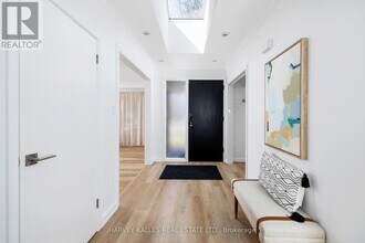 414 The Kingsway in Toronto, ON - Building Photo - Building Photo