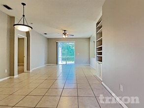 10314 Goldenbrook Way in Tampa, FL - Building Photo - Building Photo