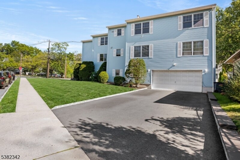 59 Burnet Ave in Maplewood, NJ - Building Photo