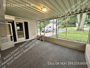 8928 Loveless Dr NE in Rockford, MI - Building Photo - Building Photo