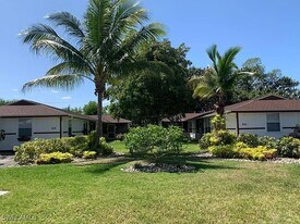 828 96th Ave N in Naples, FL - Building Photo