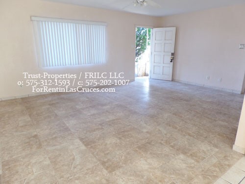 2050 Missouri Ave in Las Cruces, NM - Foto de edificio - Building Photo