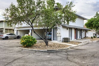 1377 Lorilyn Ave in Las Vegas, NV - Building Photo - Building Photo