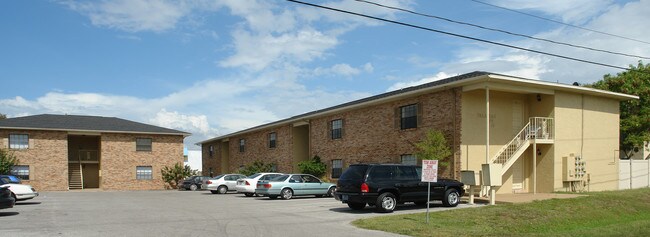 Palasias in Tampa, FL - Foto de edificio - Building Photo