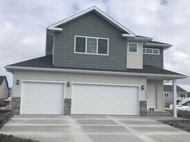 1259 5th St NW in West Fargo, ND - Building Photo