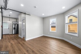 320 W King St, Unit 3 in East Berlin, PA - Building Photo - Building Photo