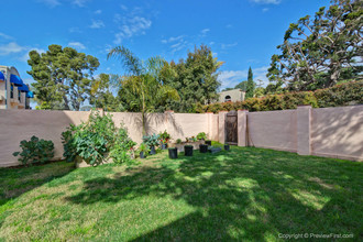 261 Hillcrest Dr in Encinitas, CA - Building Photo - Building Photo