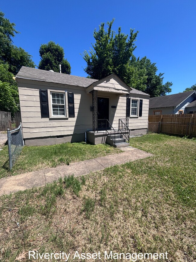 property at 1116 N Holmes St