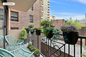 732 W End Ave in New York, NY - Building Photo - Building Photo