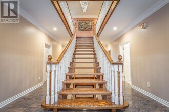 2339 Glengarry Rd in Mississauga, ON - Building Photo - Building Photo