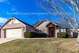 741 Venice St in Centerton, AR - Building Photo