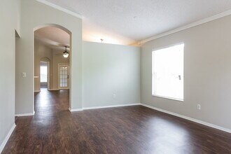 1932 Wiregrass Ct in Orlando, FL - Building Photo - Building Photo