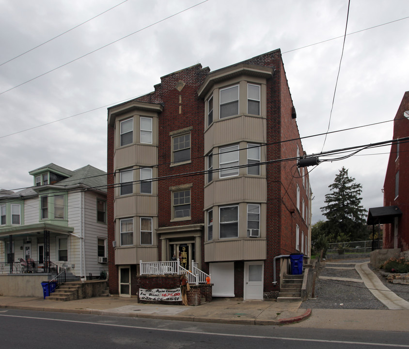 231 N Locust St in Hagerstown, MD - Building Photo