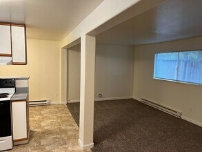 22129-22129 N Umpqua Hwy in Glide, OR - Building Photo - Building Photo