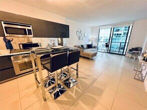 31 SE 6th St, Unit 2204 in Miami, FL - Building Photo - Building Photo