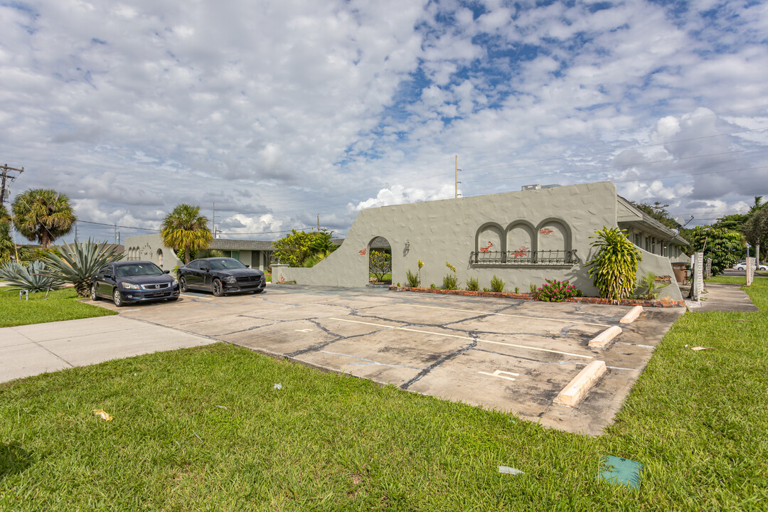 2927 SE 15th Pl in Cape Coral, FL - Foto de edificio