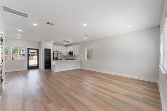 6909 S Hall St in Houston, TX - Building Photo - Building Photo