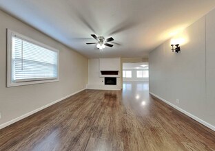 920 S Waterview Dr in Richardson, TX - Building Photo - Building Photo