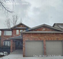 43 Canning Crescent in Cambridge, ON - Building Photo