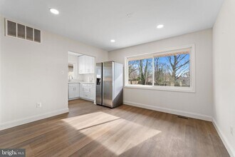 7407 Kelvin Pl in Springfield, VA - Foto de edificio - Building Photo