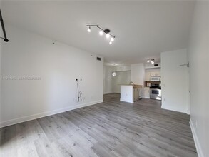 7200 NW 114th Ave in Doral, FL - Building Photo - Building Photo