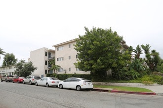 1865 Camden Ave in Los Angeles, CA - Building Photo - Building Photo