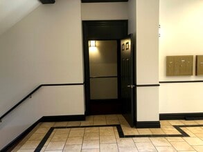 4496 Maryland Ave, Unit 1F in St. Louis, MO - Foto de edificio - Building Photo