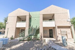 1295 N Ash St, Unit 218 in Gilbert, AZ - Building Photo