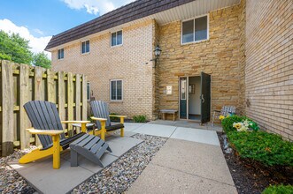Auburn West Apartments in Indianapolis, IN - Foto de edificio - Building Photo