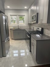 37 Orchard St in Merrick, NY - Building Photo - Building Photo