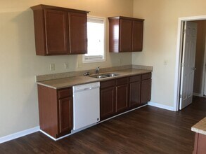 6328 Sunnybrook Ln in Machesney Park, IL - Building Photo - Building Photo