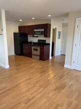 338 W Broadway, Unit 1 in Boston, MA - Building Photo - Building Photo