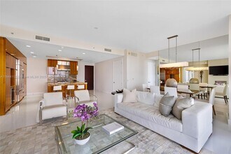 9701 Collins Ave in Miami Beach, FL - Building Photo - Building Photo