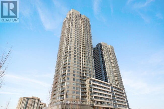 property at 30 Upper Mall Wy