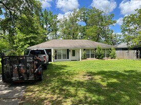 350 E Pecan St in Ponchatoula, LA - Building Photo