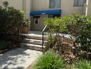 13209 Summertime Ln in Culver City, CA - Building Photo - Building Photo