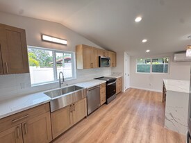 174 Hauoli St in Kailua, HI - Building Photo