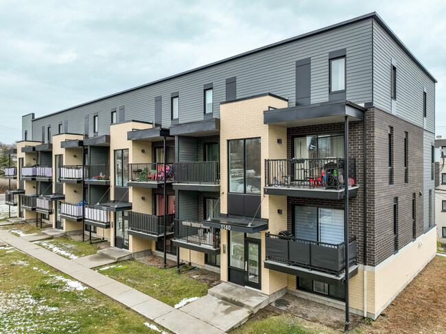 1136 Des Chutes Boul in Québec, QC - Building Photo - Primary Photo